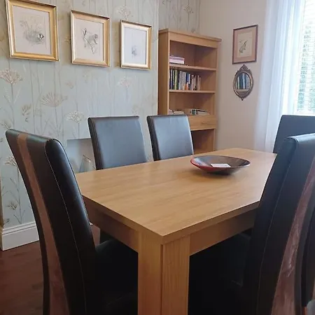 7 Cromwell Gardens - 2 Bed House Holiday home