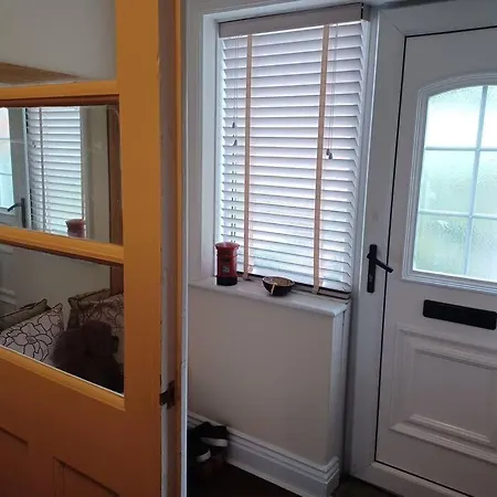 7 Cromwell Gardens - 2 Bed House Holiday home *