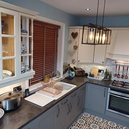 7 Cromwell Gardens - 2 Bed House Holiday home Scarborough